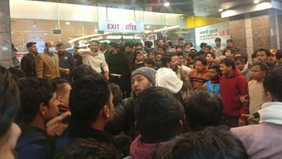 বিআরবি হাসপাতালে নেতাকর্মীদের ভিড়