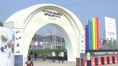 বাণিজ্যমেলায় ফিরছে গ্রামবাংলার ঐতিহ্য