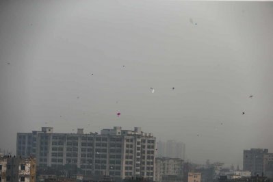 ঘুড়িতে ছেড়ে গেছে পুরান ঢাকার আকশ (ছবি: নাসিরুল ইসলাম)