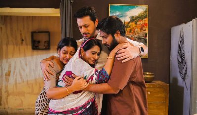 নাটকের একটি আবেগী দৃশ্য