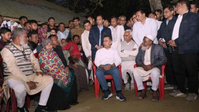 শহীদ আবু সাঈদের পরিবারের সদস্যদের সঙ্গে সাক্ষাৎ করে খোঁজখবর নেন তারেক রহমান
