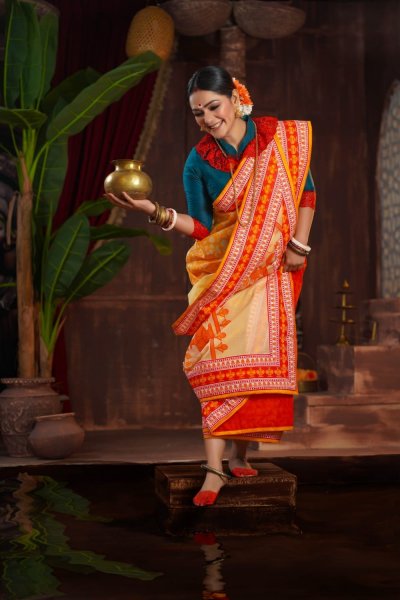 বিশ্বরঙ উন্মোচন করলো ‌‘ফাল্গুন কালেকশন’