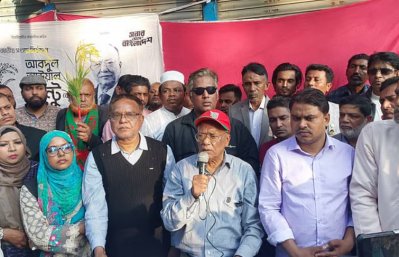 নির্বাচনি প্রচারণায় আবদুল আউয়াল মিন্টু