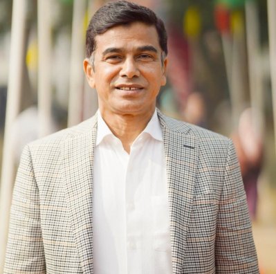 ফরহাদ হোসেন আজাদ
