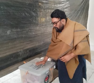 নির্মাতা ও প্রযোজক সর্দার সানিয়াত হোসেন