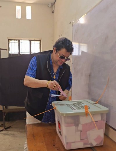 রবি চৌধুরী