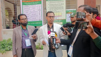 রাজধানীতে শান্তিপূর্ণ ভোটগ্রহণ: কোথাও দীর্ঘ লাইন, কোথাও কম