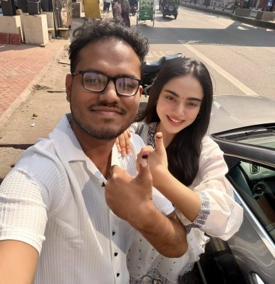 ভাইয়ের সঙ্গে তমা মির্জা