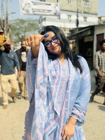 কণ্ঠশিল্পী আয়েশা মৌসুমী