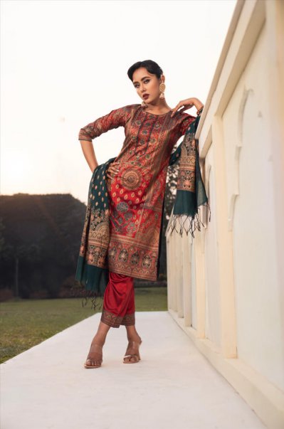 ঈদ কালেকশন: পোশাক নয়, যেন চিত্রকল্প