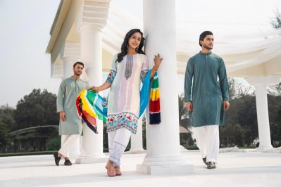 ঈদ কালেকশন: পোশাক নয়, যেন চিত্রকল্প