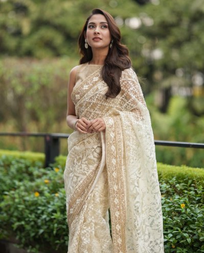 মেহজাবীন চৌধুরী (ছবি: মেহজাবীন চৌধুরীর ফেসবুক পেজ)