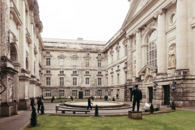 ‘স্বপ্নের দেশ’ ছেড়ে পালাচ্ছেন খোদ মার্কিনিরাই