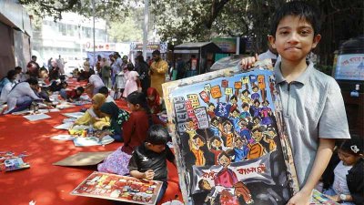 অনেক শিশু অংশ নেয় চিত্রাঙ্কন প্রতিযোগিতায় (ছবি: নাসিরুল ইসলাম)