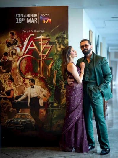 সৌরসেনী মৈত্র ও আরিফিন শুভ (ছবি: শুভর ফেসবুক পেজ থেকে নেয়া)