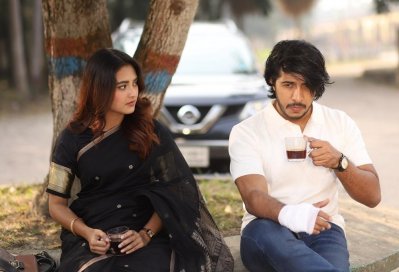 ‘জখম’ নাটকে তানজিম সাইয়ারা তটিনী ও তৌসিফ মাহবুব (ছবি: সিএমভি)