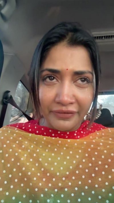 লাইভে এসে কাঁদতে কাঁদতে অভিযোগ করছিলেন সামিয়া অথৈ