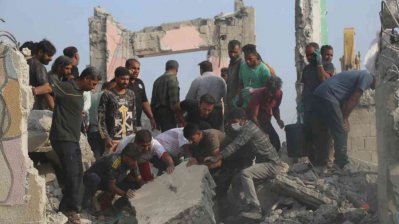 ইরানে ইসরায়েল-যুক্তরাষ্ট্রের হামলায় ক্ষতিগ্রস্ত ভবন। ছবি: এপি