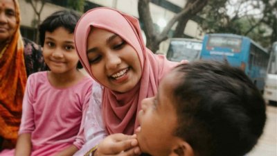 জবি হিউম্যান রাইটস সোসাইটির ‘প্রজেক্ট স্মাইল’: পথশিশুরাই যেখানে প্রধান অতিথি