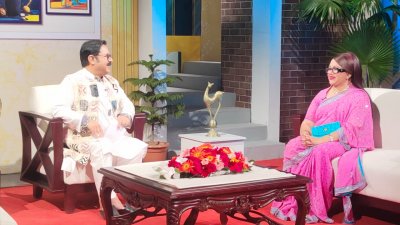 &lsquo;আড্ডা&rsquo;য় ববিতার সঙ্গে সঞ্চালক শফিউল আলম বাবু