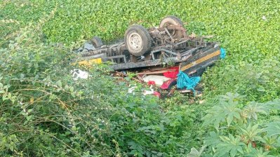 হবিগঞ্জের মাধবপুর উপজেলা&zwnj;য় পিকআপ ভ্যান খাদে পড়ে চার জন নিহত হয়েছেন