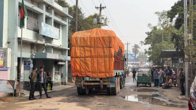 হিলি স্থলবন্দর দিয়ে টানা ১০ দিন ভারত-বাংলাদেশের মাঝে পণ্য আমদানি-রফতানি বাণিজ্য কার্যক্রম বন্ধ