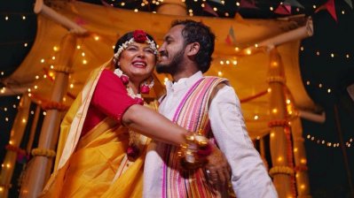 বিয়ের অনুষ্ঠানে মৌসুমী ও রানা