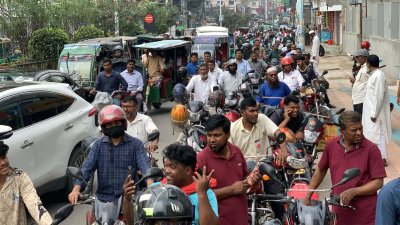 জ্বালানি তেলের জন্য অপেক্ষা