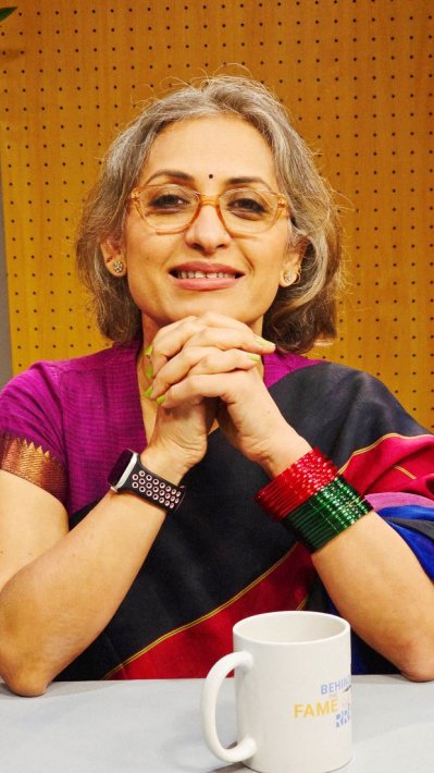 নতুন লুকে বিপাশা হায়াত
