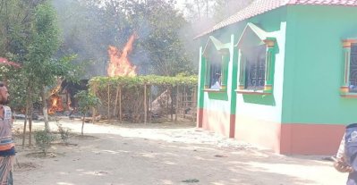 মাজারে হামলা, ভাঙচুর ও অগ্নিসংযোগ