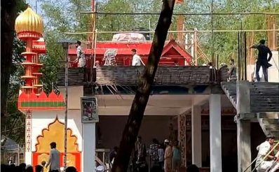 শনিবার দুপুরে সামাজিক যোগাযোগমাধ্যমে ছড়িয়ে পড়া একটি ভিডিওকে কেন্দ্র করে উত্তেজনা ছড়িয়ে পড়ে