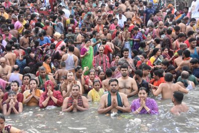 পুন্যার্থীদের প্রয়োজনের তাগিদে ও ভক্তদের মিলনমেলা হিসেবে শত শত বছর আগে থেকে এই মেলার যাত্রা শুরু হয়