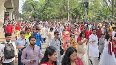 প্রাণের উচ্ছাসে বর্ষবরণ&nbsp;(ছবি: নাসিরুল ইসলাম) 