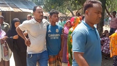হত্যার পেছনে জমিজমা নিয়ে বিরোধ ও পূর্বশত্রুতা রয়েছে বলে ধারণা করছেন স্বজন, স্থানীয় লোকজন ও পুলিশ