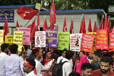 বিভিন্ন নারী শ্রমিক সংগঠনের সমাবেশ (ছবি: নাসিরুল ইসলাম)