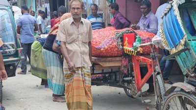 ধলতা-ব্যবস্থা বাতিলের দাবি জানিয়েছেন কৃষকরা