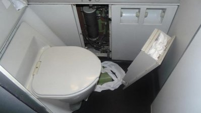 চোরাচালানে ব্যবহার হয় কমোড সংলগ্ন স্থান