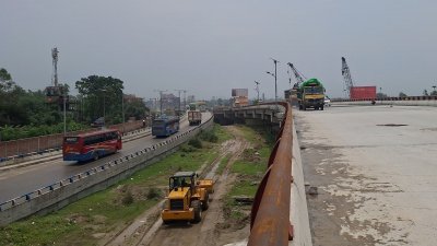 প্রতি বছর ঈদ আসলেই উত্তরবঙ্গের ঘরে ফেরা মানুষের ঈদযাত্রায় ঘণ্টার পর ঘণ্টা যানজটে পড়ে ভোগান্তি পোহাতে হয়