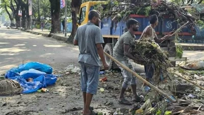 চলছে বর্জ্য অপসারণ কার্যক্রম