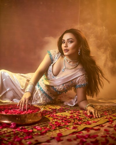 নুসরাত ফারিয়া