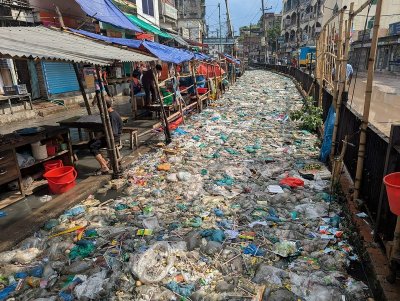 প্লাস্টিক বর্জ্য ও দূষণে বিপর্যস্ত পরিবেশ