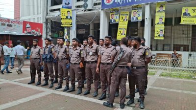 আদালতে নিরাপত্তা জোরদার করা হয়েছে। ছবি: বাংলা ট্রিবিউন