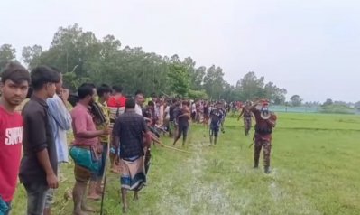 রামরামপুর সীমান্তে ভারত থেকে এক বৃদ্ধকে জোরপূর্বক বাংলাদেশে পুশইনের চেষ্টাকে কেন্দ্র করে বিজিবির সঙ্গে বিএসএফের উত্তেজনাকর পরিস্থিতি