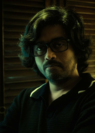 শিল্পে বহুমাত্রিক পথচলায় মেজবাউর রহমান সুমন