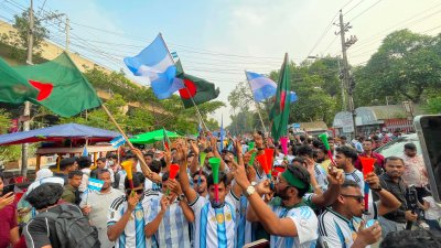 কানসাসে নামছে আর্জেন্টিনা, শাহবাগে আকাশি-সাদা ঢেউ