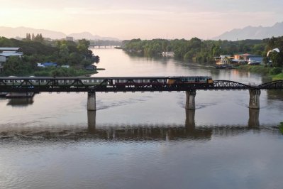 ডুবন্ত রেল স্টেশন ভেসে উঠলো মাটির ওপরে!
