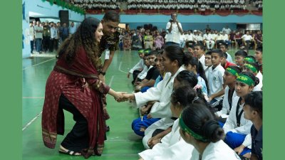 বিকেএসপি পরিদর্শনে জাইমা রহমান 