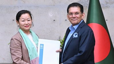 ডব্লিউএফপি বাংলাদেশের কান্ট্রি রিপ্রেজেন্টেটিভ কোকো এইচ উশিয়ামা পররাষ্ট্রমন্ত্রীর কাছে পরিচয়পত্র পেশ করেন