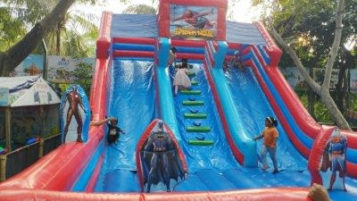 রাইডে রাইডে আনন্দ, শিশুপার্কে শিশুদের ভিড়