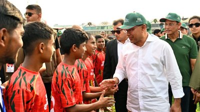 শিক্ষার্থীদের সঙ্গে কথা বলেন প্রধানমন্ত্রী তারেক রহমান